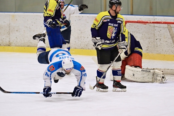 HC Světlá n. S. - HC Velká Bíteš 4:2 (4.12.2022) 4