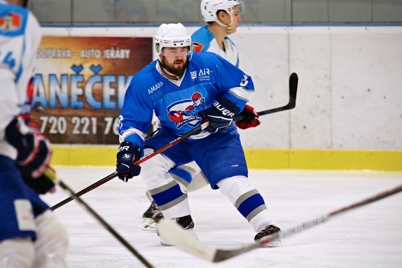 Team Včeláků - HC Světlá n. S. 8:7 (28.12.2022) 18