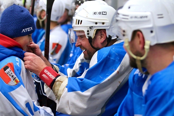 Team Včeláků - HC Světlá n. S. 8:7 (28.12.2022) 17