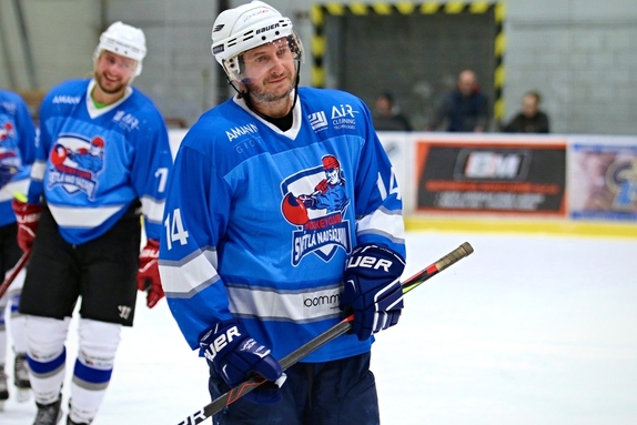 Team Včeláků - HC Světlá n. S. 8:7 (28.12.2022) 35