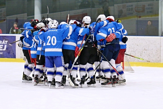 Team Včeláků - HC Světlá n. S. 8:7 (28.12.2022) 46