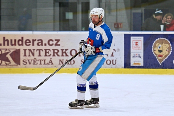 Team Včeláků - HC Světlá n. S. 8:7 (28.12.2022) 2