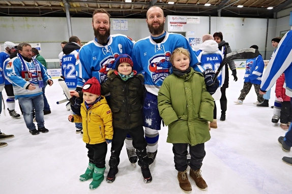 Team Včeláků - HC Světlá n. S. 8:7 (28.12.2022) 37