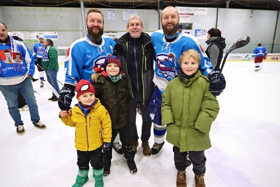 Team Včeláků - HC Světlá n. S. 8:7 (28.12.2022) 38