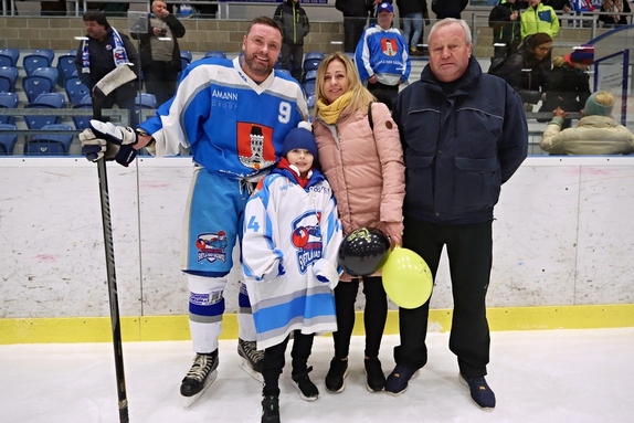 Team Včeláků - HC Světlá n. S. 8:7 (28.12.2022) 49