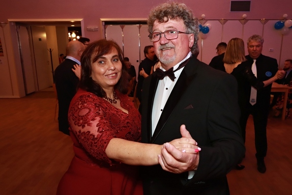 9. hokejový velikonoční ples 18