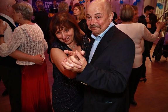 9. hokejový velikonoční ples 25