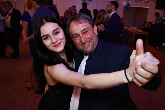 9. hokejový velikonoční ples 28