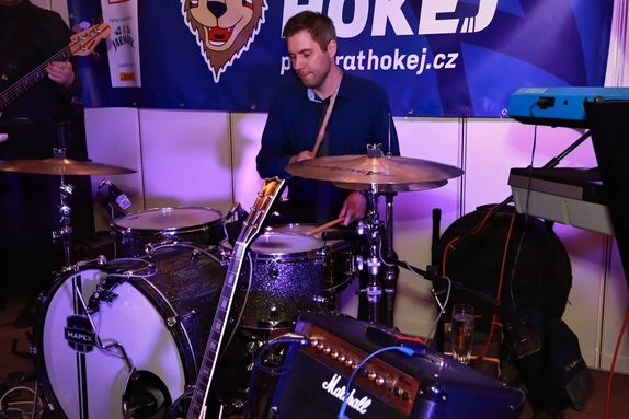 9. hokejový velikonoční ples 30