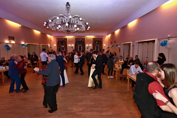 9. hokejový velikonoční ples 39