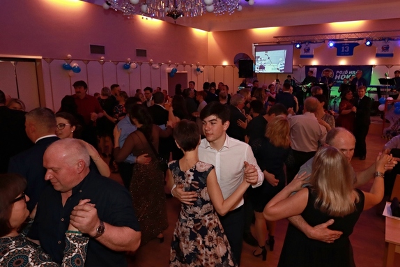 9. hokejový velikonoční ples 51