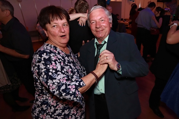 9. hokejový velikonoční ples 53