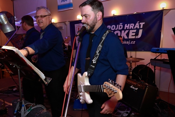 9. hokejový velikonoční ples 55