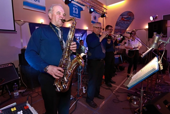 9. hokejový velikonoční ples 60