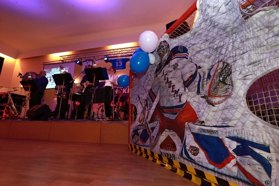 9. hokejový velikonoční ples 64