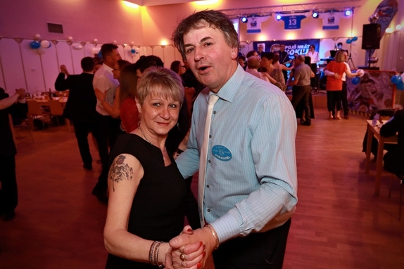 9. hokejový velikonoční ples 9