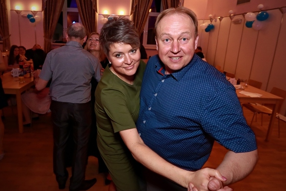 9. hokejový velikonoční ples 13