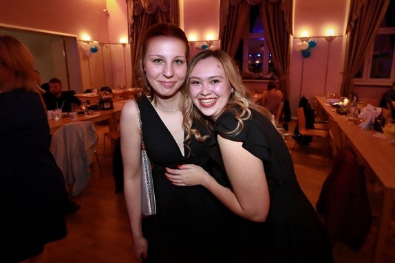 9. hokejový velikonoční ples 25