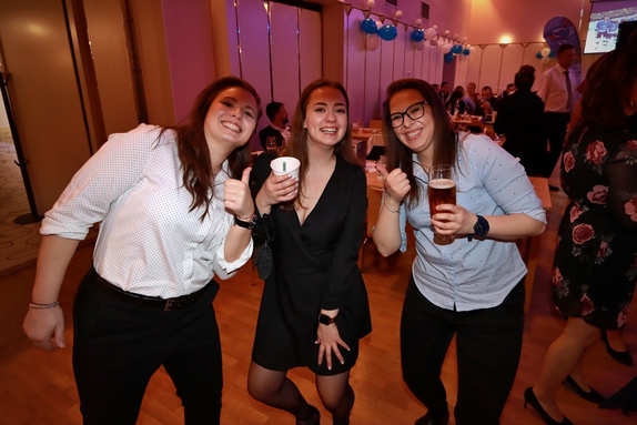 9. hokejový velikonoční ples 33