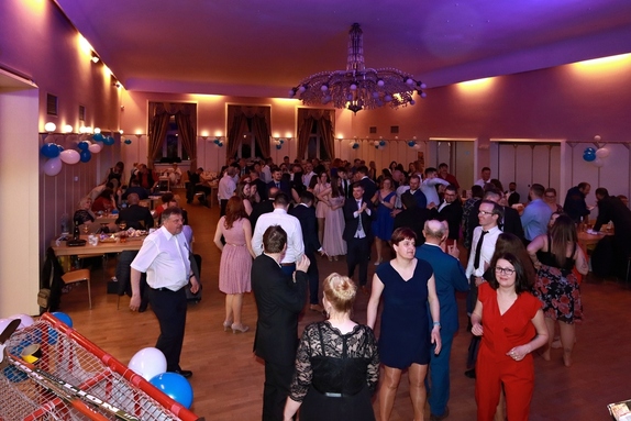 9. hokejový velikonoční ples 34