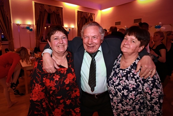 9. hokejový velikonoční ples 37