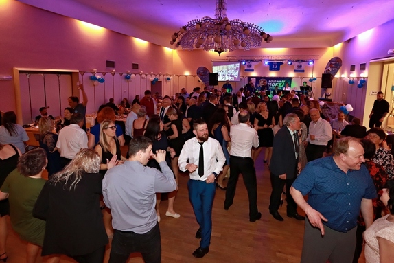 9. hokejový velikonoční ples 39