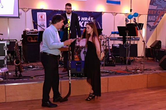 9. hokejový velikonoční ples 51