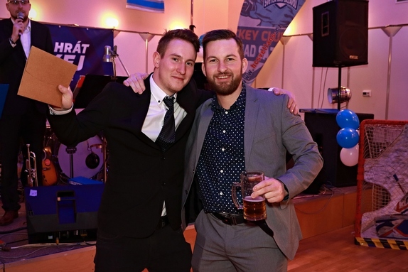 9. hokejový velikonoční ples 52