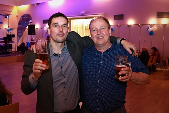 9. hokejový velikonoční ples 54