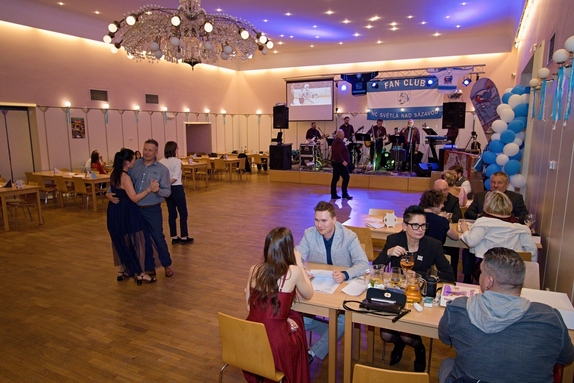 12. hokejový velikonoční ples 7