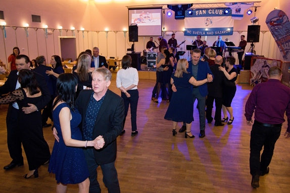 12. hokejový velikonoční ples 8