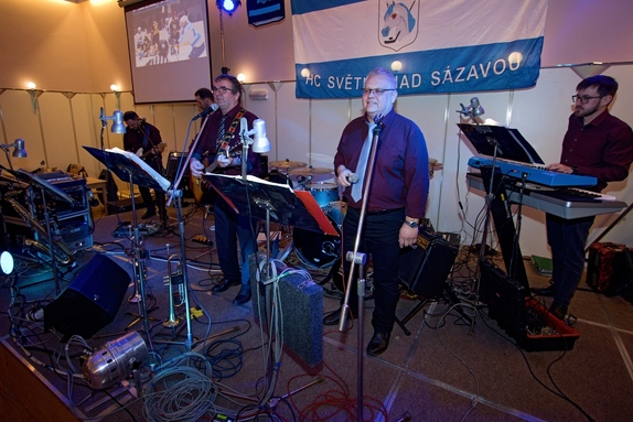 12. hokejový velikonoční ples 10