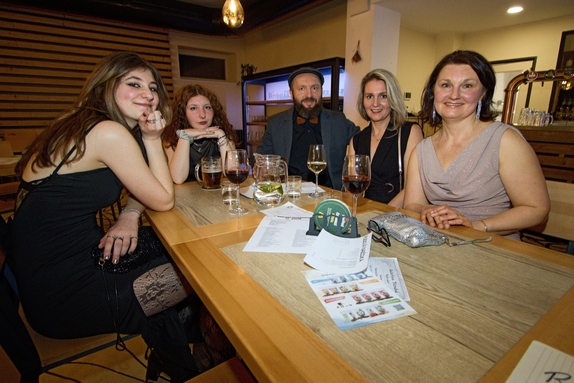 12. hokejový velikonoční ples 15