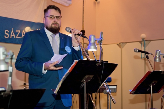 12. hokejový velikonoční ples 16