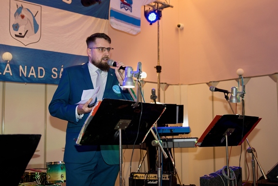 12. hokejový velikonoční ples 17