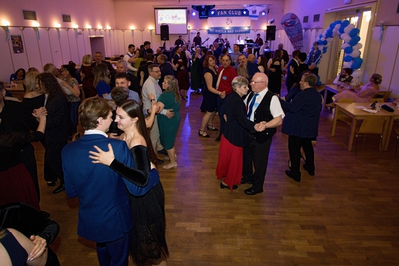 12. hokejový velikonoční ples 30