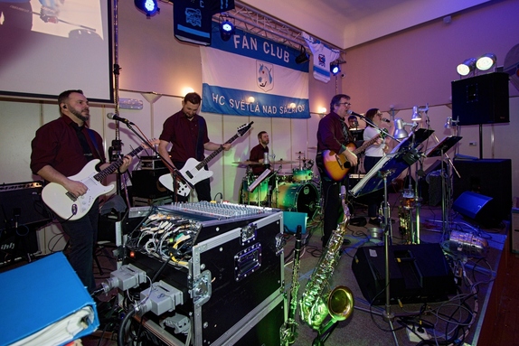 12. hokejový velikonoční ples 32