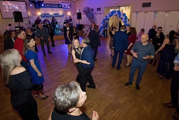 12. hokejový velikonoční ples 36