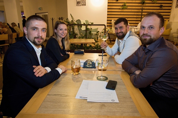 12. hokejový velikonoční ples 53