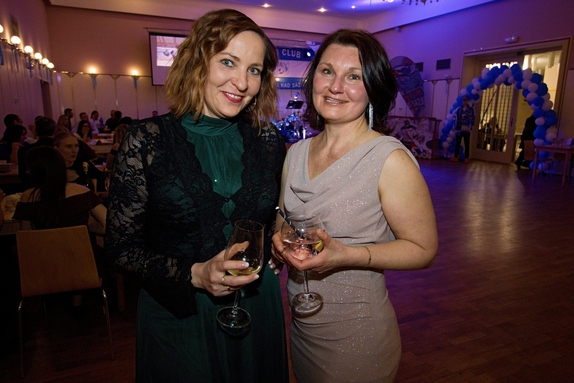 12. hokejový velikonoční ples 1