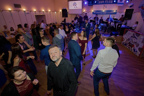 12. hokejový velikonoční ples 5