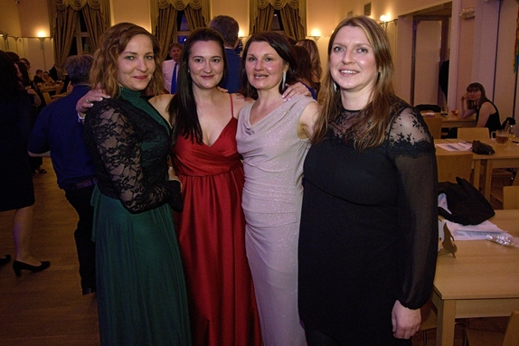 12. hokejový velikonoční ples 8