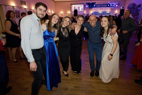 12. hokejový velikonoční ples 13