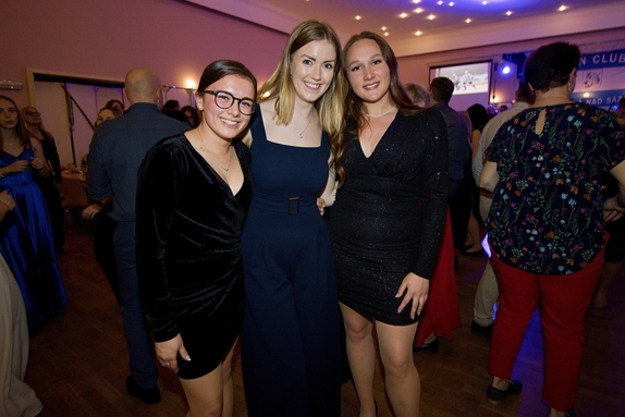 12. hokejový velikonoční ples 14