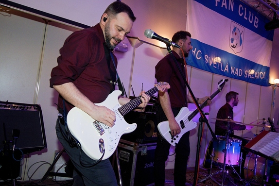 12. hokejový velikonoční ples 16