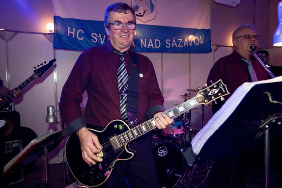 12. hokejový velikonoční ples 17