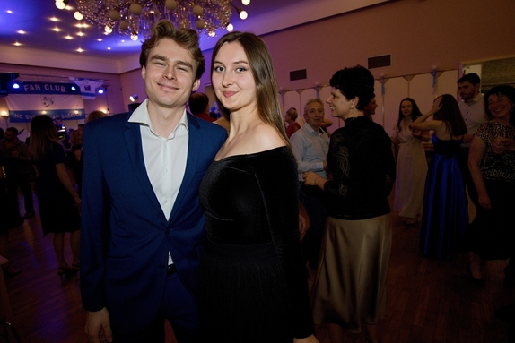 12. hokejový velikonoční ples 24