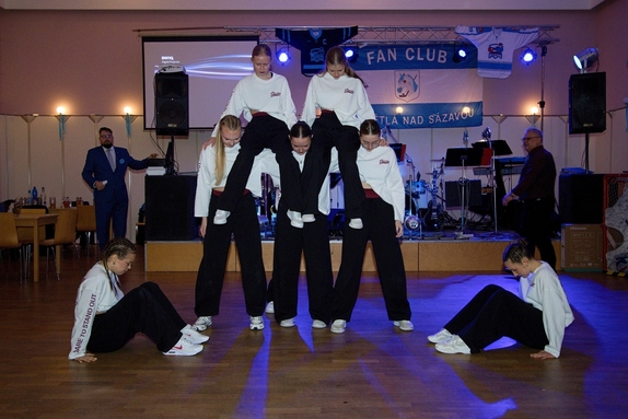 12. hokejový velikonoční ples 25