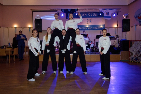 12. hokejový velikonoční ples 26