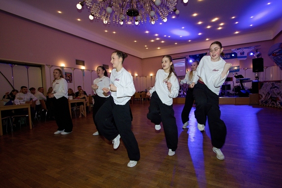 12. hokejový velikonoční ples 28